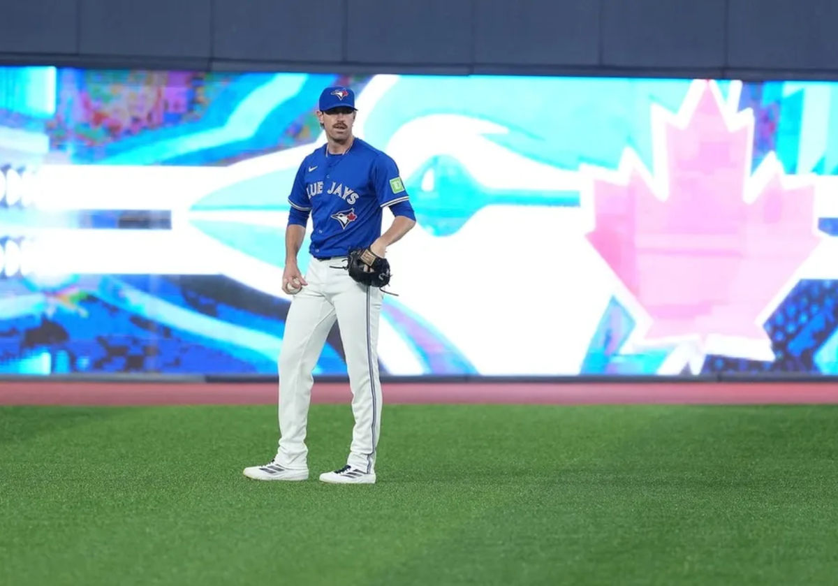 12 اوت 2025 ؛ تورنتو ، انتاریو ، CAN ؛ تورنتو آبی جیز شین بیبر (57) تورنتو لانچر قبل از مسابقه مقابل کابین های شیکاگو در مرکز راجرز ، استراحت می کند. اعتبار اجباری: تصاویر نیک ترکیه-ایماگن