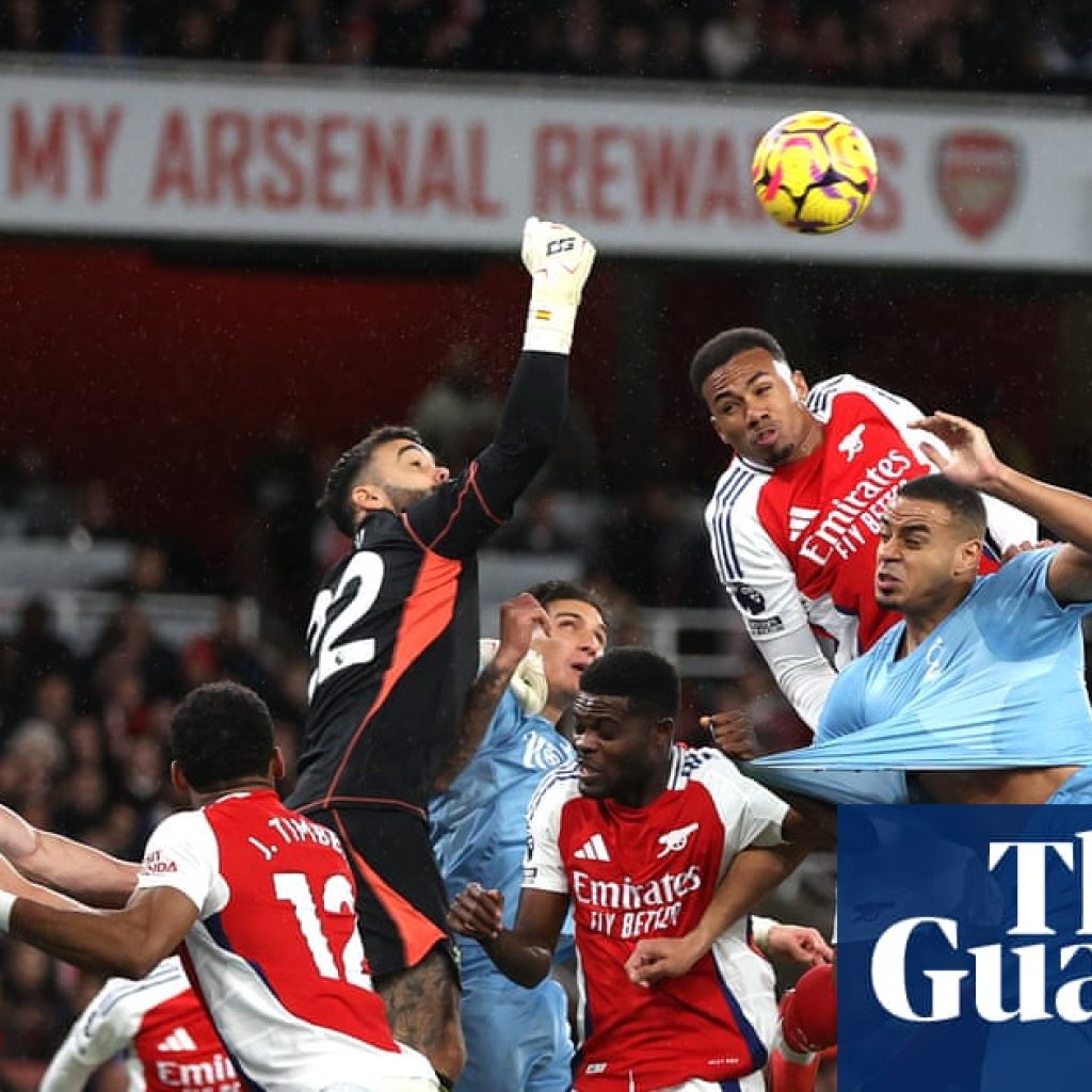 وب می گوید ، داوران لیگ برتر مجازات های مختلفی برای بازداشت اعطا می کنند. لیگ برتر