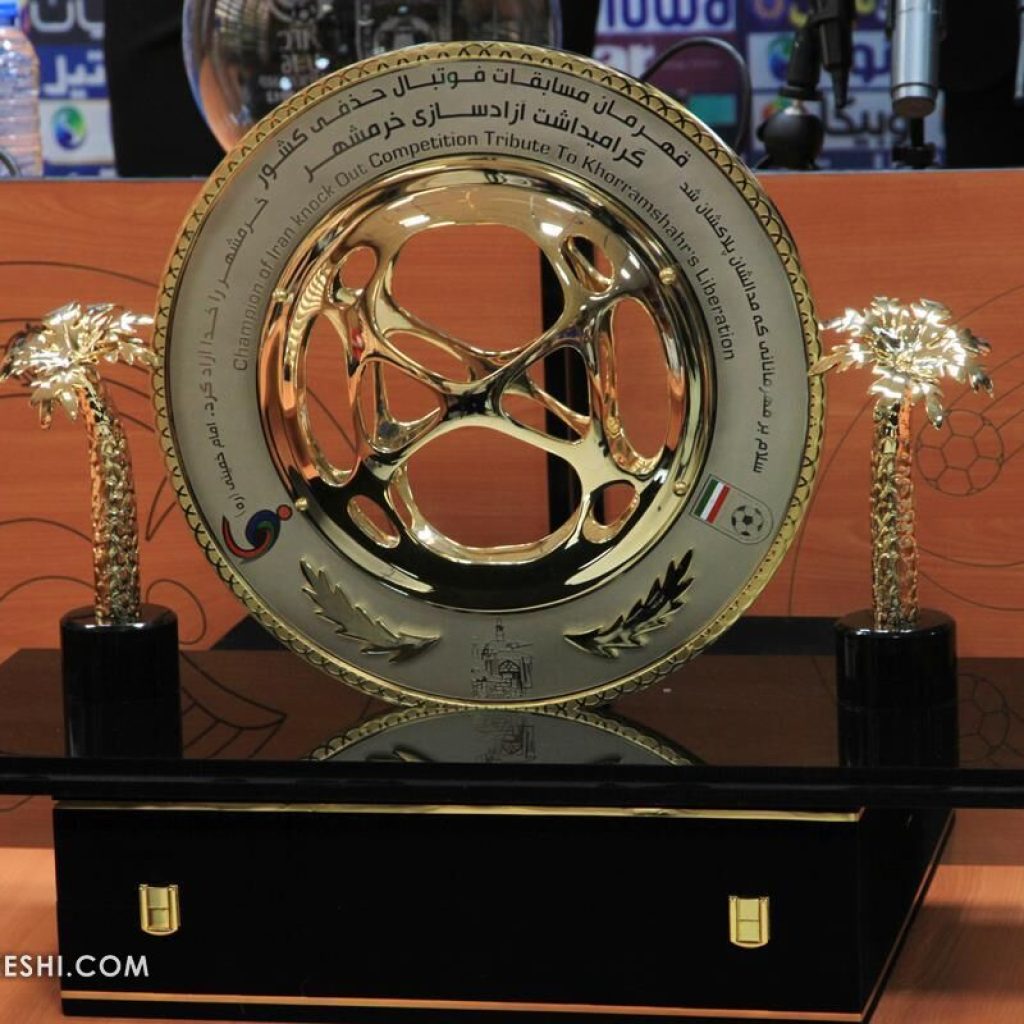 او مرحله اول بازی های جام انگلیس را اعلام کرد